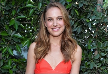 Natalie Portman filmet rendez Amosz Oz sikerkönyvéből