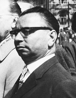 „Rendteremtés” a hitközségben 1956 után