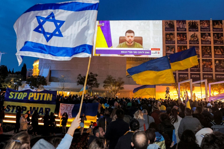 Zelenszkij az ukrajnai háborút a holokauszthoz hasonlította – az izraeli törvényhozók felháborodtak